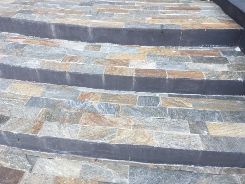 Плитка из Златолита Уральского для лестницы купить в Челябинске