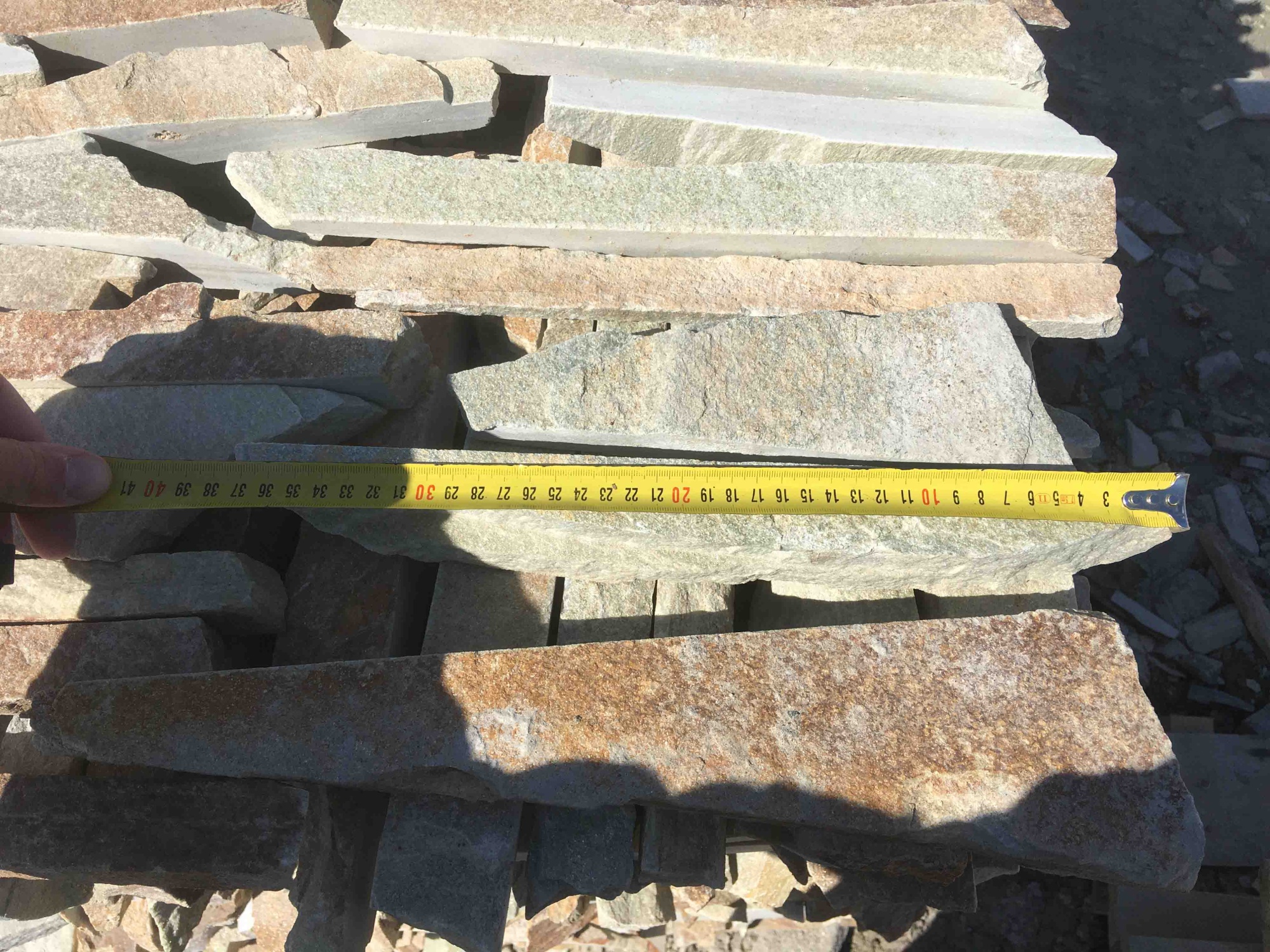 Горбушка златолит золотистый для облицовки купить в Челябинске