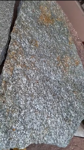 Плитняк златолит серебристый для цоколя, отмостки купить в Челябинске