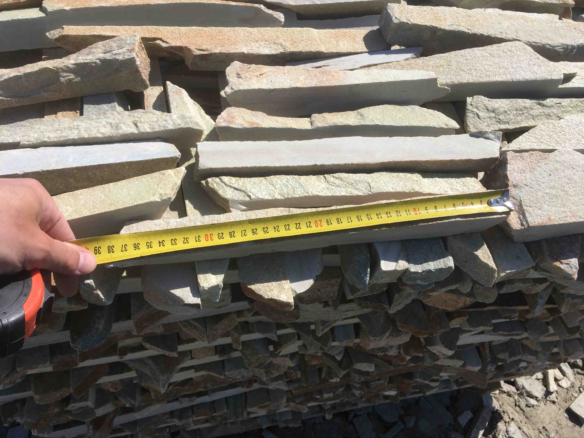 Горбушка златолит золотистый для облицовки купить в Челябинске