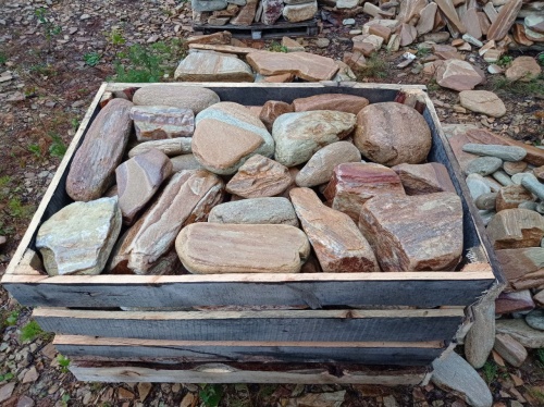 Златолит жёлтый, жёлто-зелёный глыбки и валуны для ланшафтного дизайна купить в Челябинске