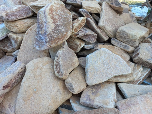 Златолит жёлтый, жёлто-зелёный глыбки и валуны для ланшафтного дизайна купить в Челябинске