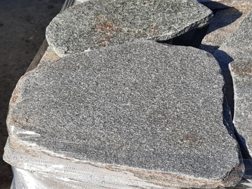 Златолит серебристый галтованный для лестниц купить в Челябинске