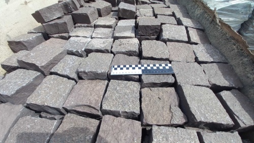 Лемезит колотая брусчатка 10 * 10 см. для парковки купить в Челябинске