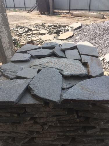 Златолит серебристый галтованный для лестниц купить в Челябинске