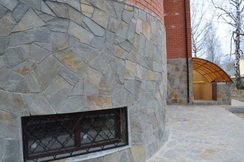 Плитняк златолит Уральский для цоколя, отмостки купить в Челябинске